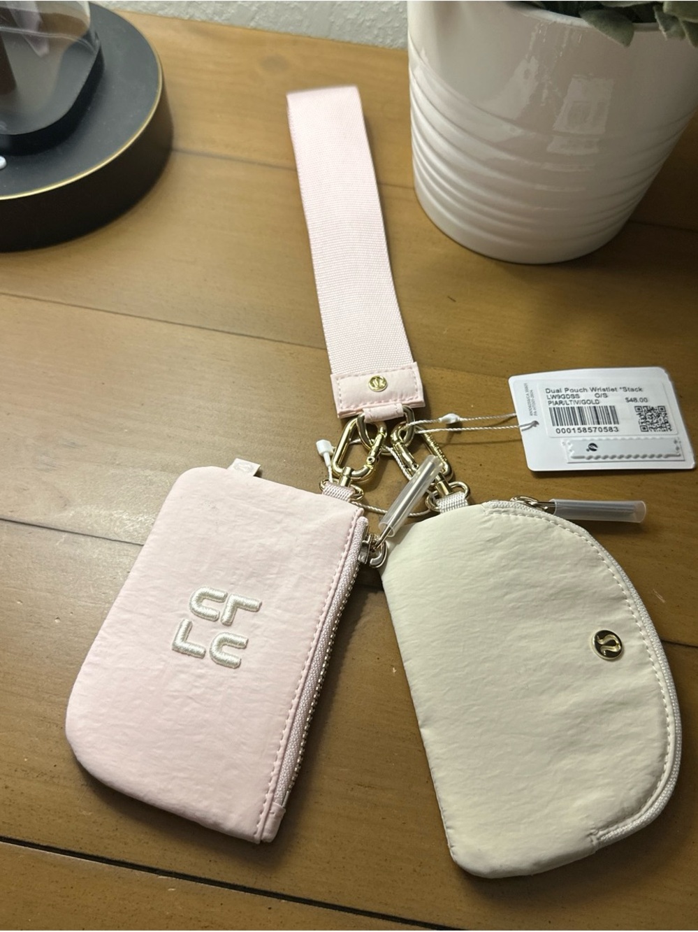 Duo pouch wristlet in Pink Pale and light ivory